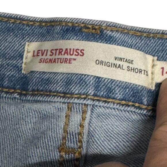 NWT Levi's Signature Women's Vintage Original 14 W32 Blue Denim Shorts Casual - Picture 6 of 10